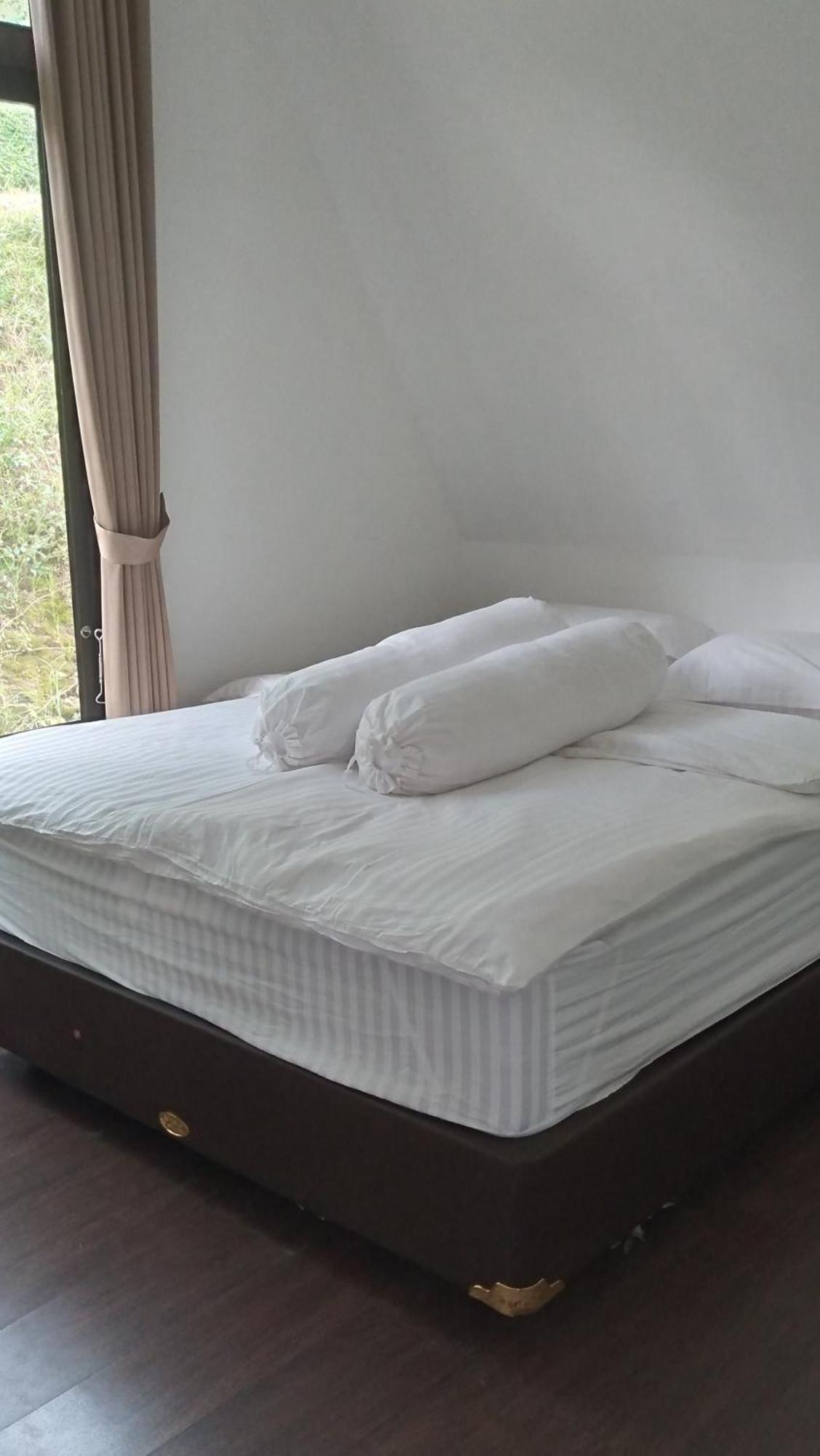 Joglo Kumpul Resort Cangkiran Стая снимка